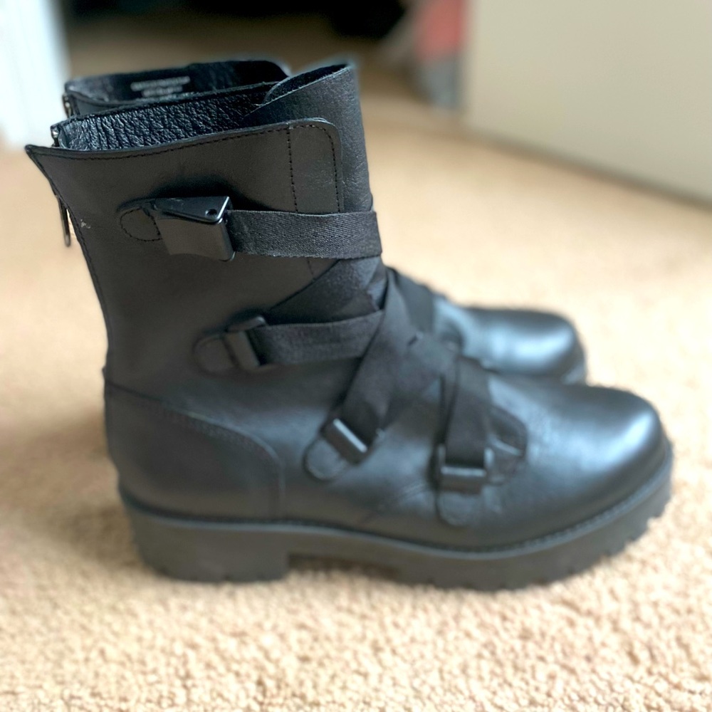 Steve Madden Baines Combat Boots